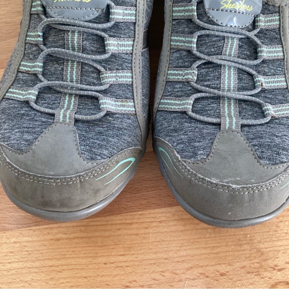 Skechers size 9 Breathe Easy Allure Slip On Memory Foam Shoes - Picture 5 of 8